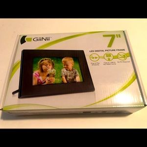 GiiNii 7” Led Digital picture frame display